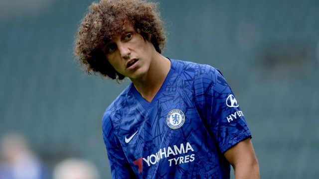 Advogados deixam defesa de David Luiz em caso de ameaça e perseguição