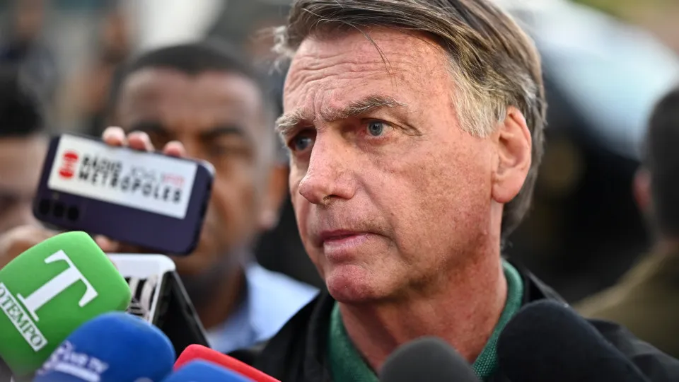 Bolsonaro pede a Moraes para receber Valdemar, líderes e relator de anistia após condenação