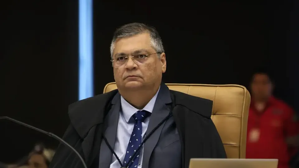 Dino pede investigação à PF por ameaças após voto para condenar Bolsonaro