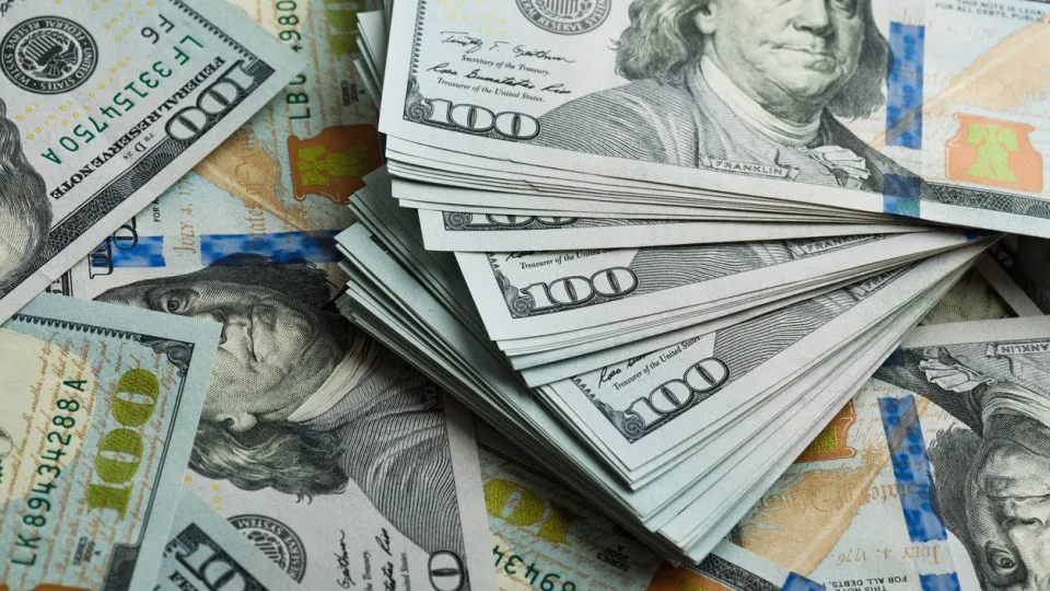 Dólar cai a R$ 5,31 e Bolsa sobe 0,84% à espera da 'Superquarta'