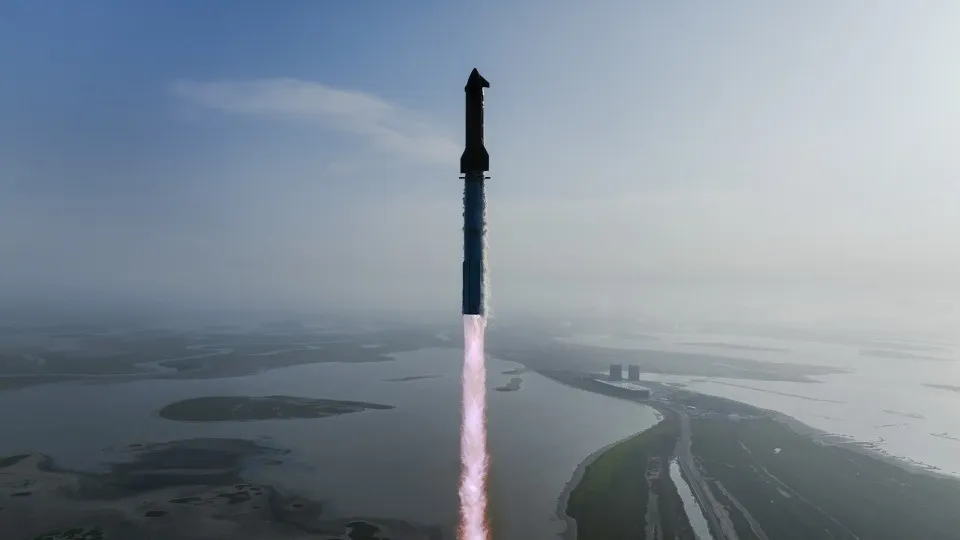 Em seu 10º teste, Starship interrompe série de falhas e faz voo perfeito