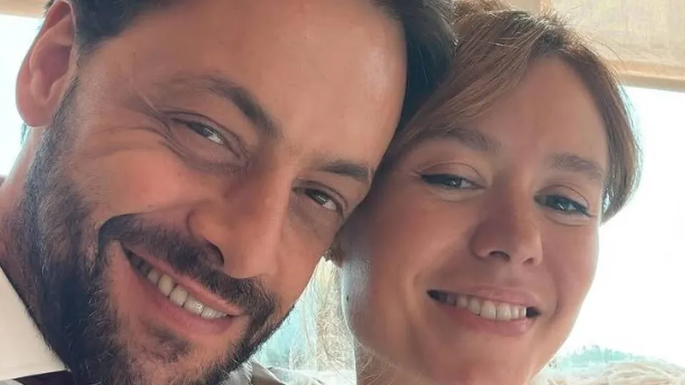 Filha de Tom Jobim se casa secretamente com cantor português