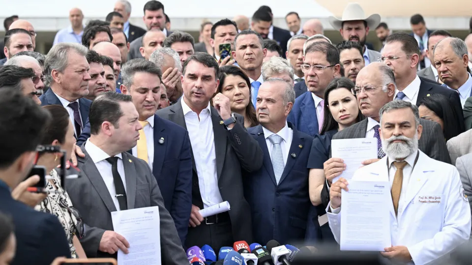 Motta diz que avalia imagens para definir punição a deputados por motim bolsonarista