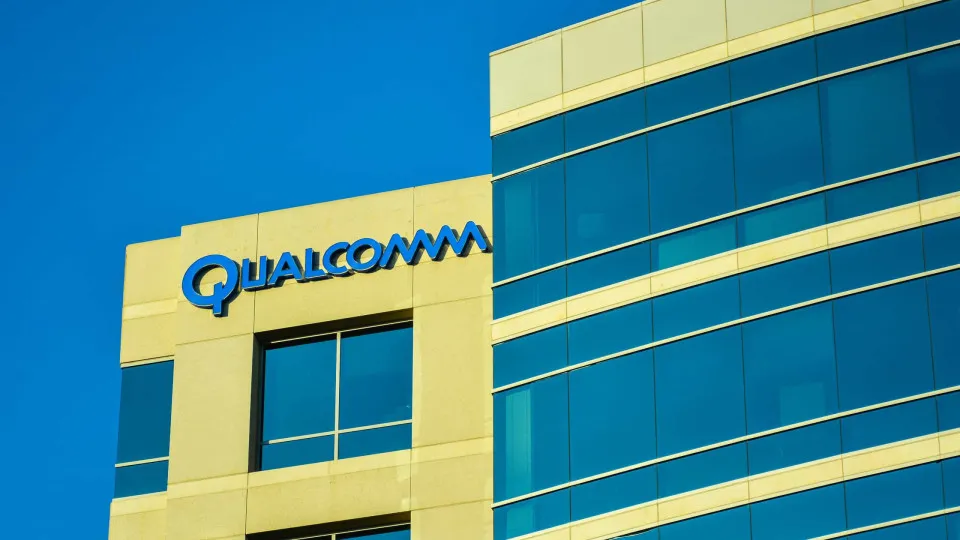 Qualcomm lança nova geração de chips Snapdragon com foco em IA e eficiência