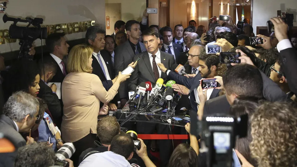 Reunião com embaixadores foi transmitida para propagar desinformação, diz Moraes