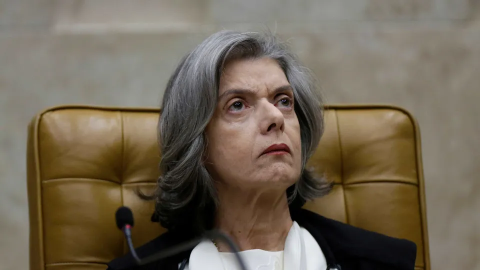 STF forma maioria para condenar Bolsonaro e outros réus por organização criminosa