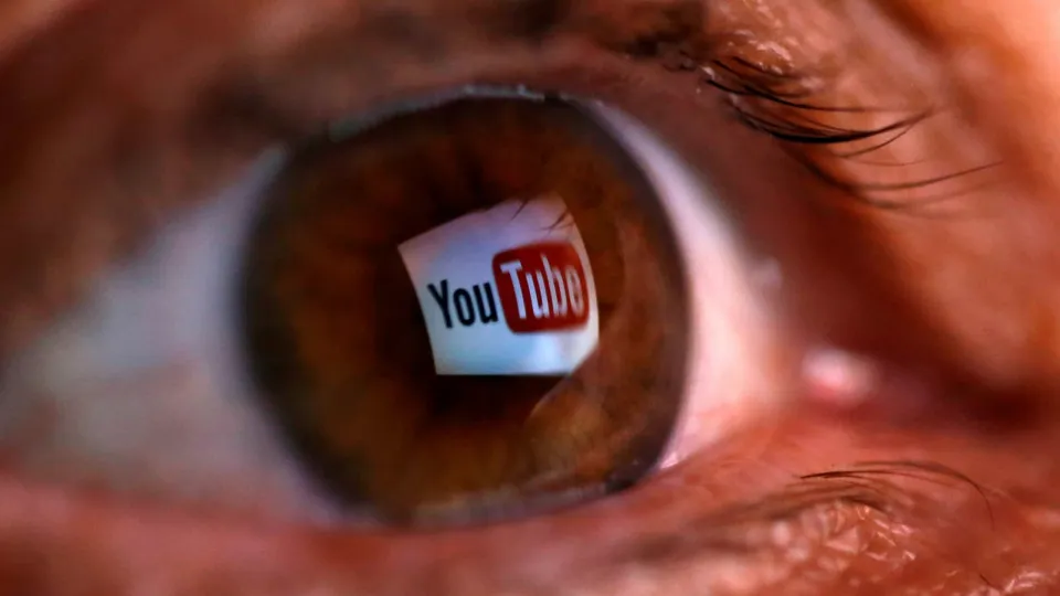 Brasileiros veem YouTube mais pela televisão do que pelo celular em suas casas