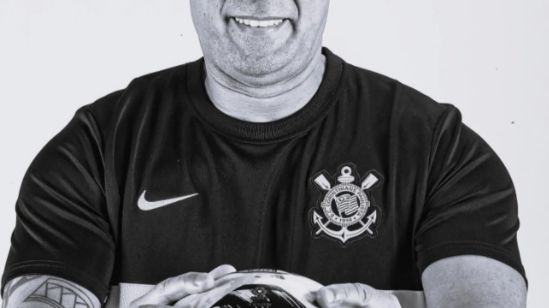 Treinador campeão pelo Corinthians morre após sofrer acidente em ginásio