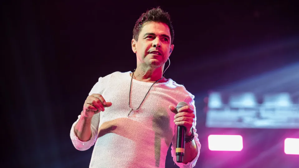 Zezé Di Camargo pede anistia aos presos pelo 8 de janeiro em show