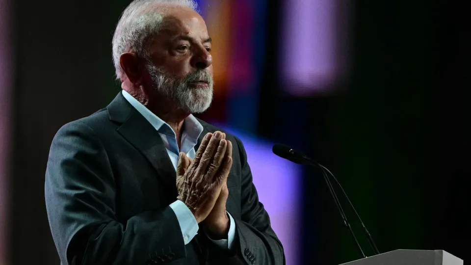 Lula: retirada de sobretaxa foi passo na direção certa, mas é preciso 'avançar ainda mais'