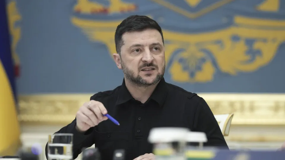 Ucrânia: Zelensky considera 'viável' alcançar acordo 'nos próximos dias'