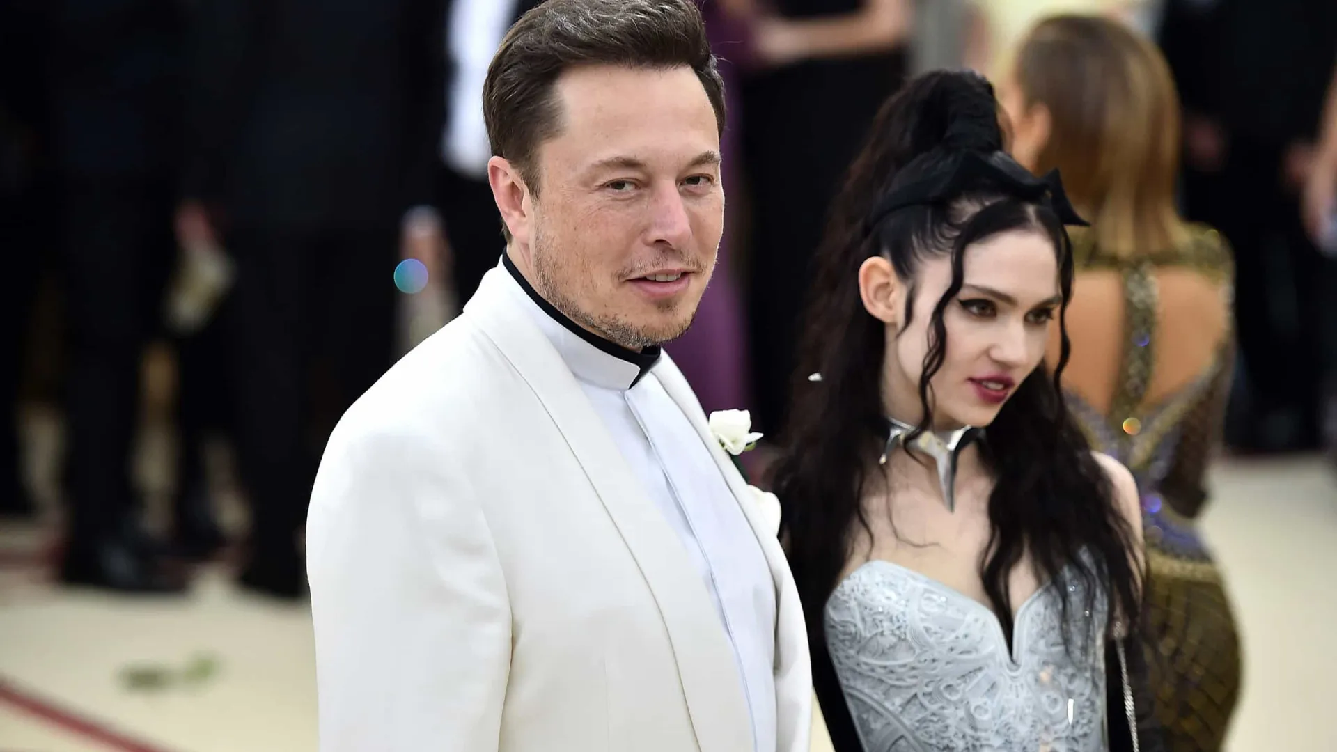 Grimes diz que foi bloqueada no X por Elon Musk. "Prioridade são filhos"