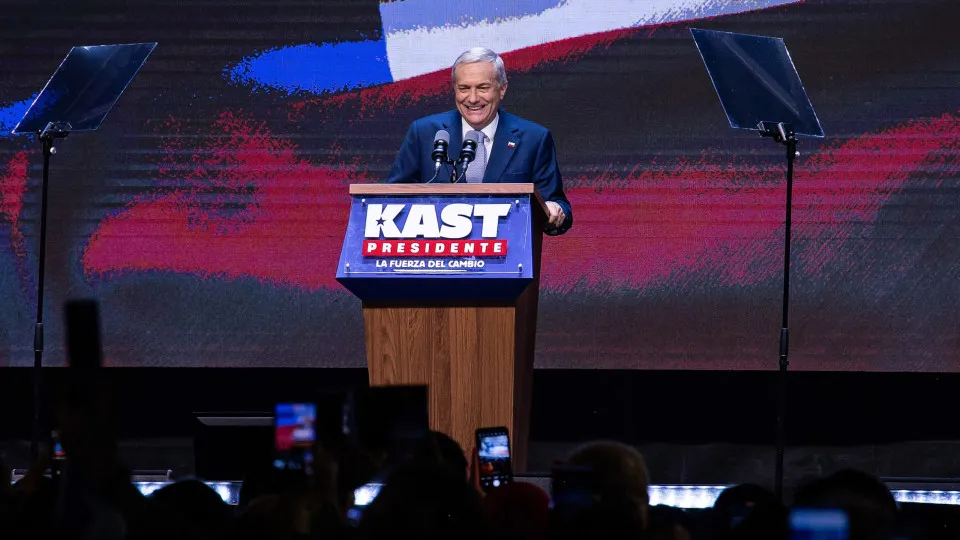 Extrema-direita vence eleição e Kast é o novo presidente do Chile