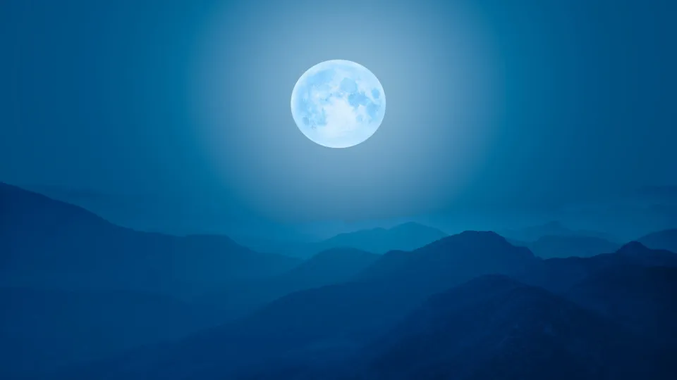 Hoje é dia de observar a última superlua de 2025