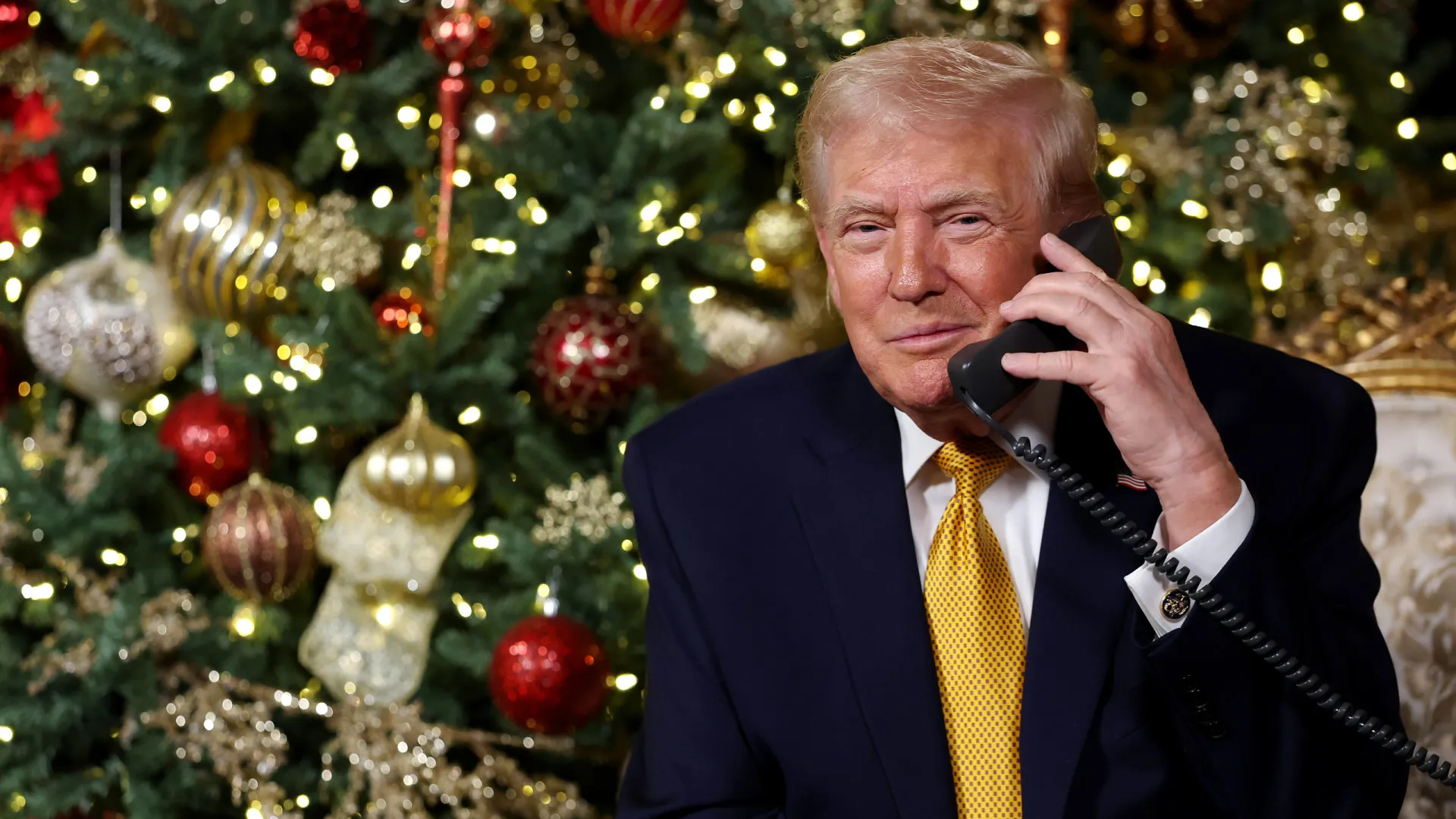 Trump alerta a infiltração de "mau Papai Noel" em conversa com crianças