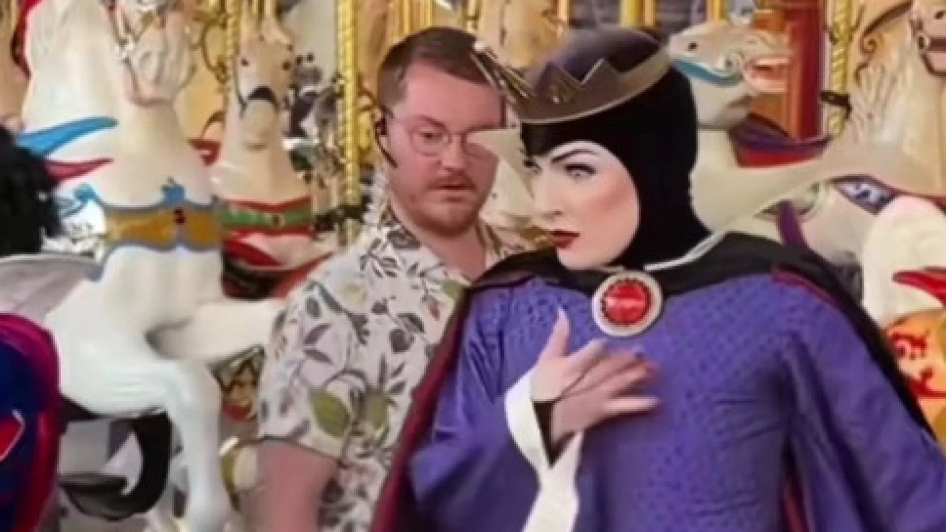 Rainha Má da Disney viraliza por sua atuação e acaba… demitida