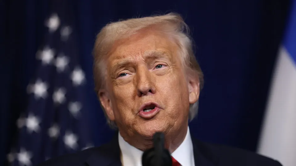 Trump diz que avalia opções para adquirir a Groenlândia: "É prioridade"