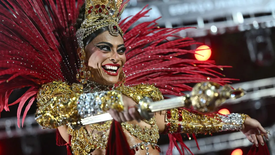Famosos comemoram vitória da Unidos do Viradouro no Carnaval do Rio