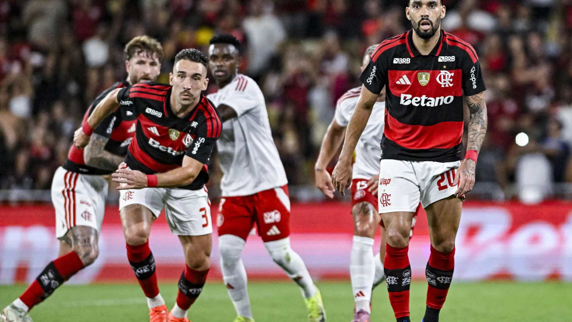 Flamengo empata com Inter em casa e chega a quarto jogo sem vitória