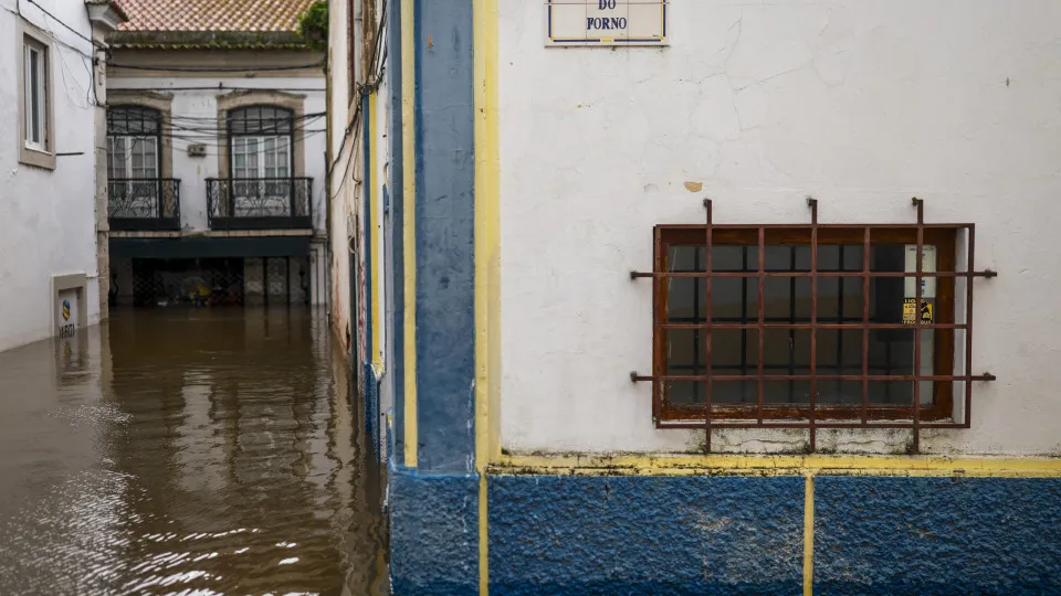 Homem morre em Portugal e menina desaparece na Espanha após tempestade