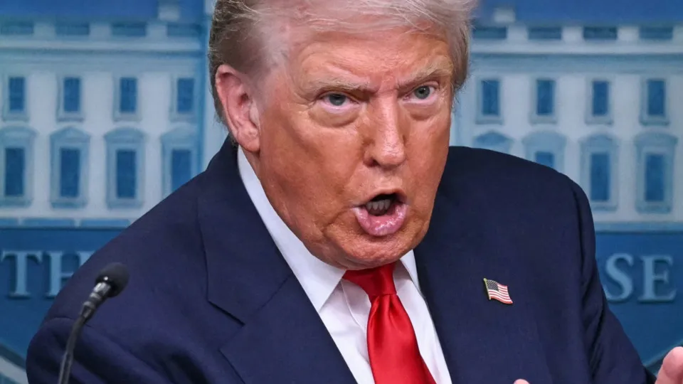 Trump diz que é 'uma desgraça' a decisão da Suprema Corte de barrar suas tarifas