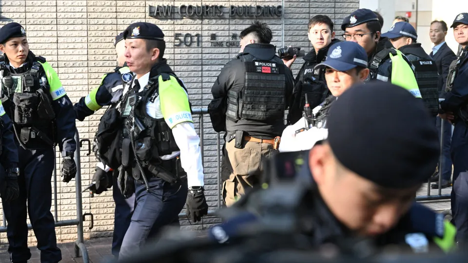 Veja reações à condenação de símbolo pró-democracia em Hong Kong