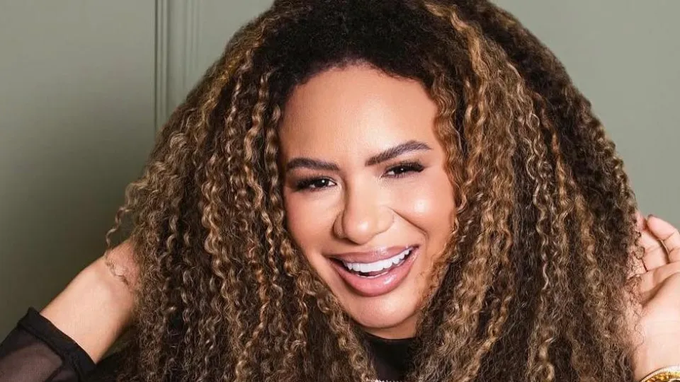 Babá dos filhos de Virginia revela abuso contra a filha e deixa emprego