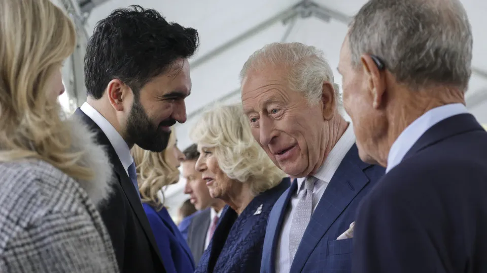 Mamdani tenta "encorajar" Charles III a devolver diamante à Índia