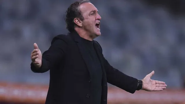 Cuca reprova briga de Neymar e Robinho Jr.: ‘O único que perde com isso é o Santos’
