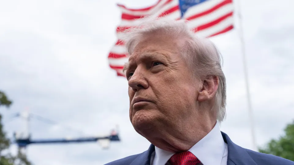 Aliado de Trump faz manobra para impedir votação que limitaria poder de guerra do presidente