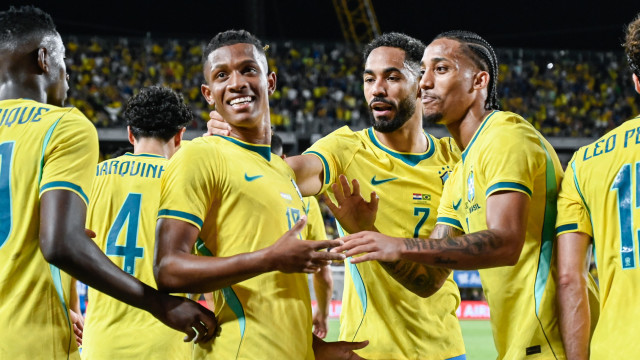 Vini Jr rebate provocações e sobra até para Raphinha em Barça x Real