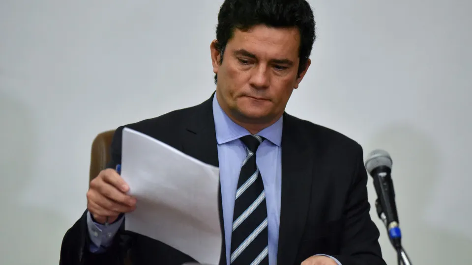 Moro reage a Gleisi e diz que projeto político vai 'bloquear as pretensões do PT' no PR