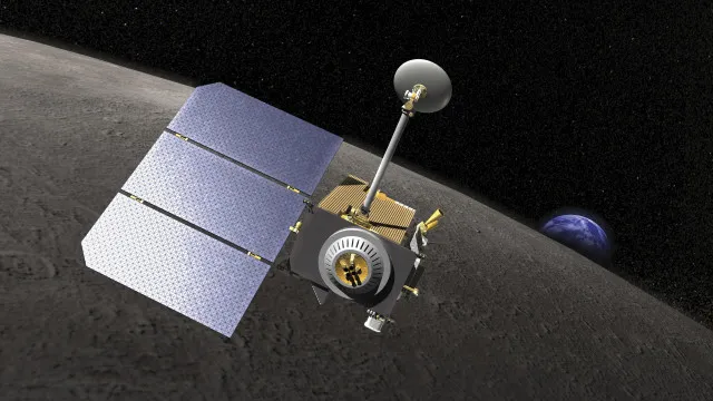 NASA revela cratera na Lua após impacto de estágio abandonado da SpaceX